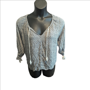 Love stitch boho blouse size large black and white Chevron pattern